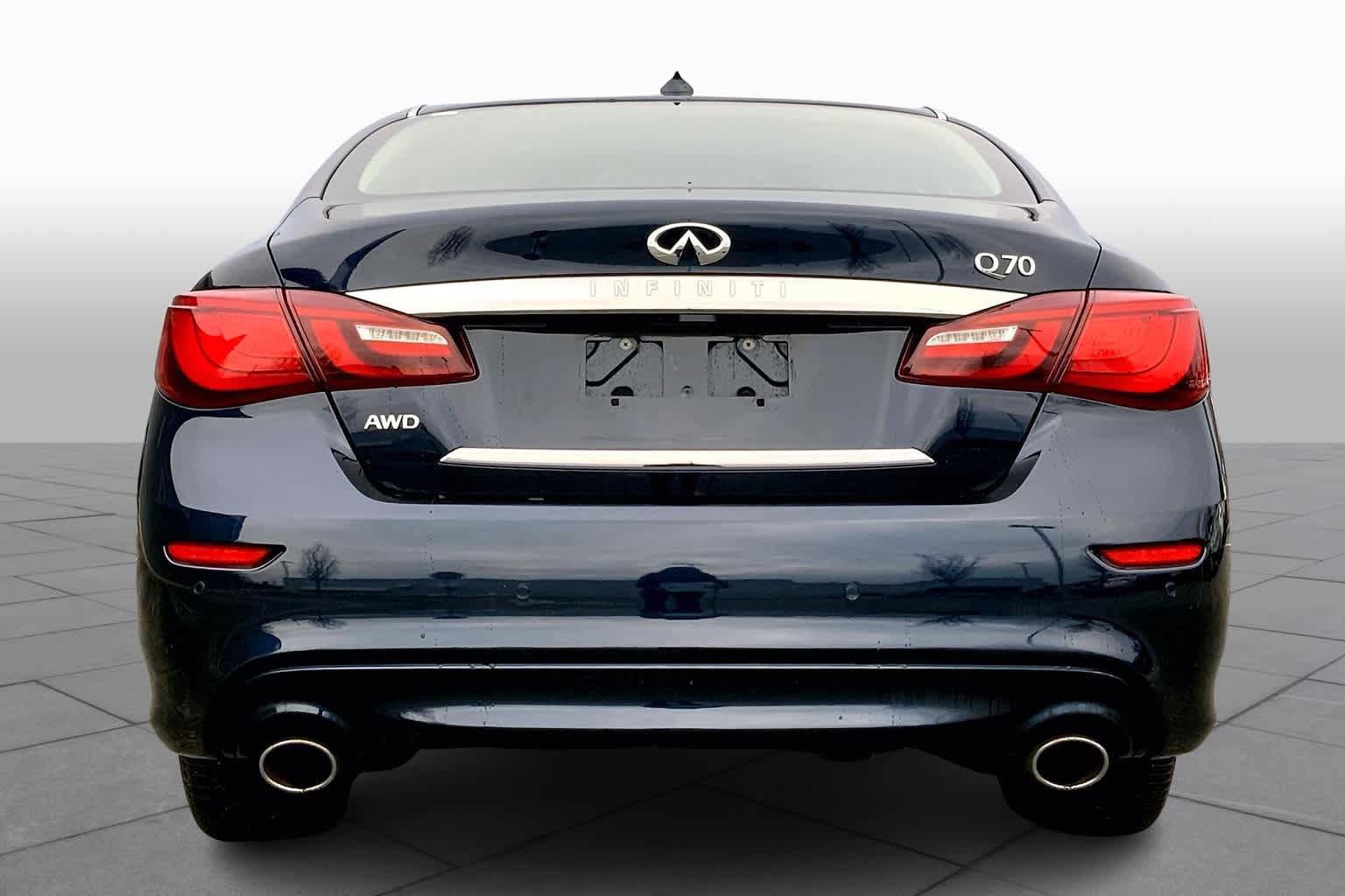 Used 2016 INFINITI Q70 3.7 AWD/4WD image 5