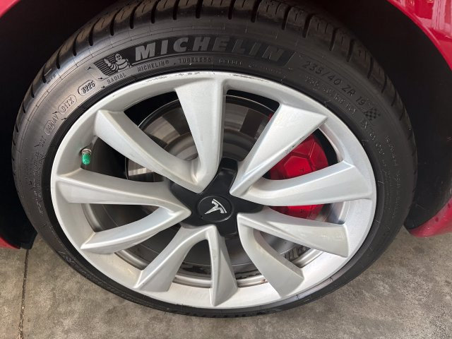 Used 2018 Tesla Model 3 Long Range RWD image 19