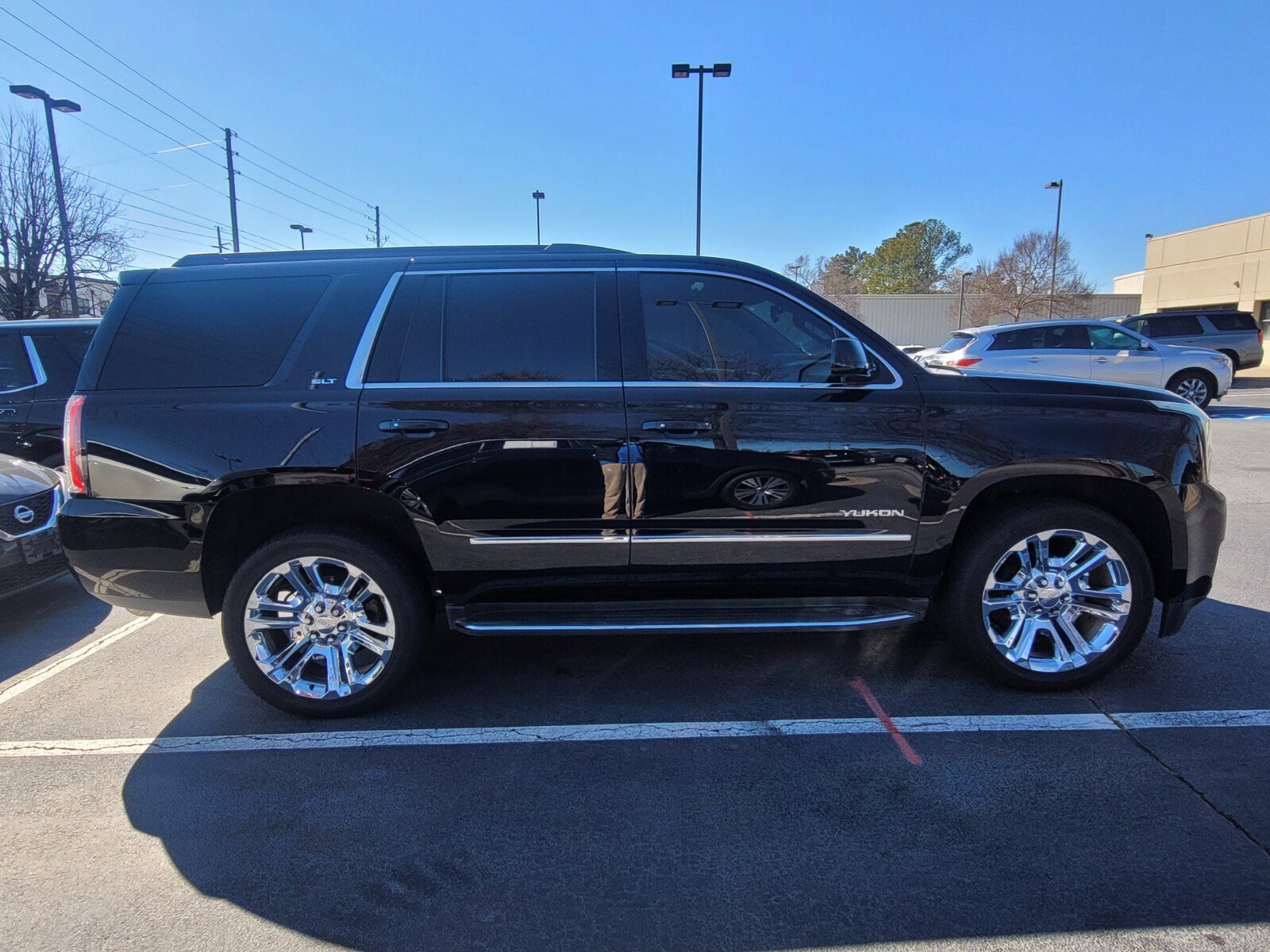 Used 2020 GMC Yukon SLT w/ Premium Edition image 5