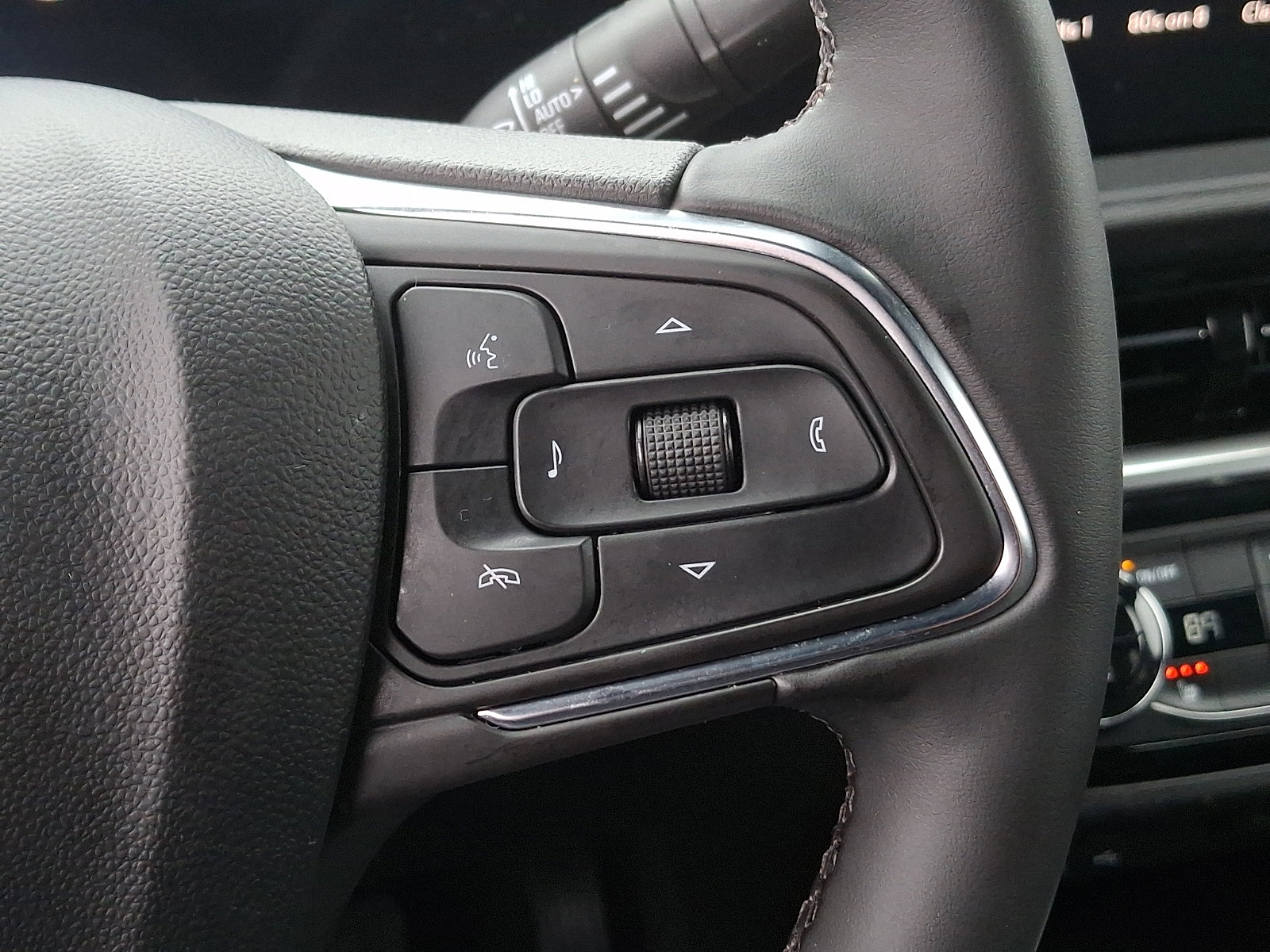 Certified 2024 Buick Envista Sport Touring w/ Convenience I Package image 21