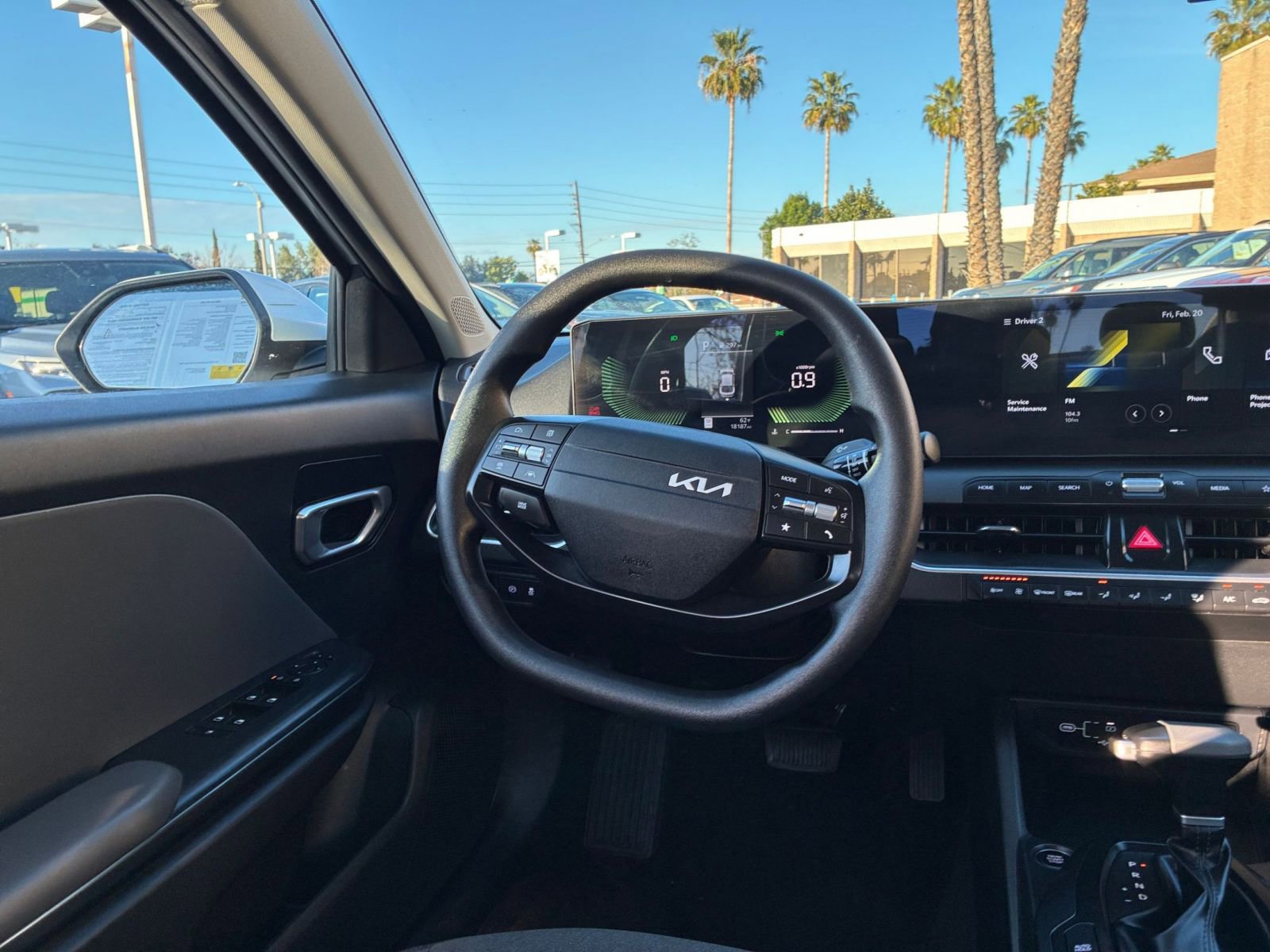 Used 2025 Kia K4 LXS image 33