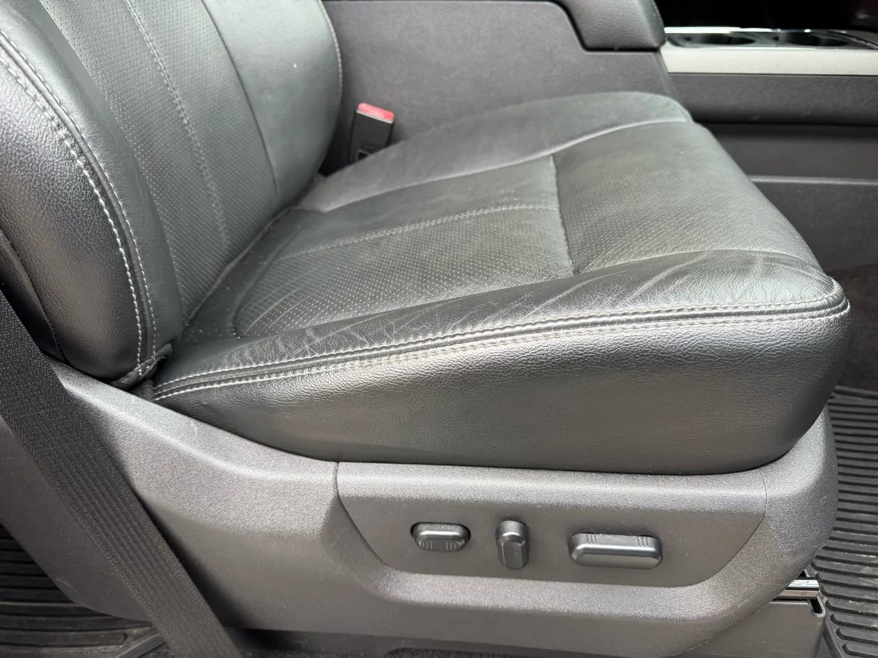 Used 2016 Ford F250 Lariat w/ Lariat Ultimate Package image 15