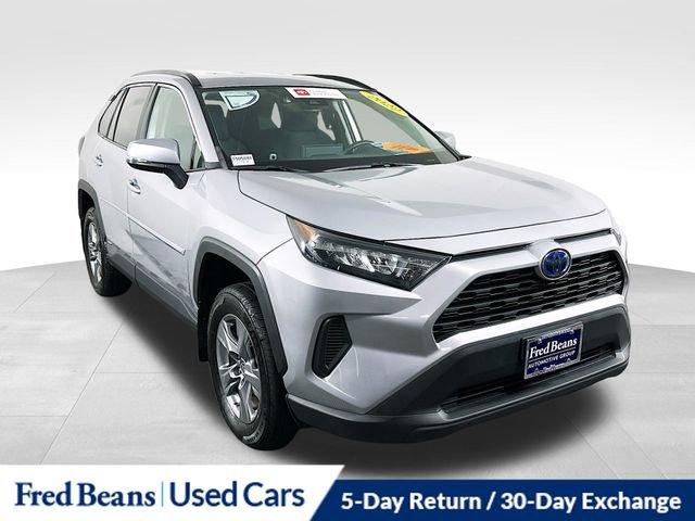 Used 2022 Toyota RAV4 LE image 1