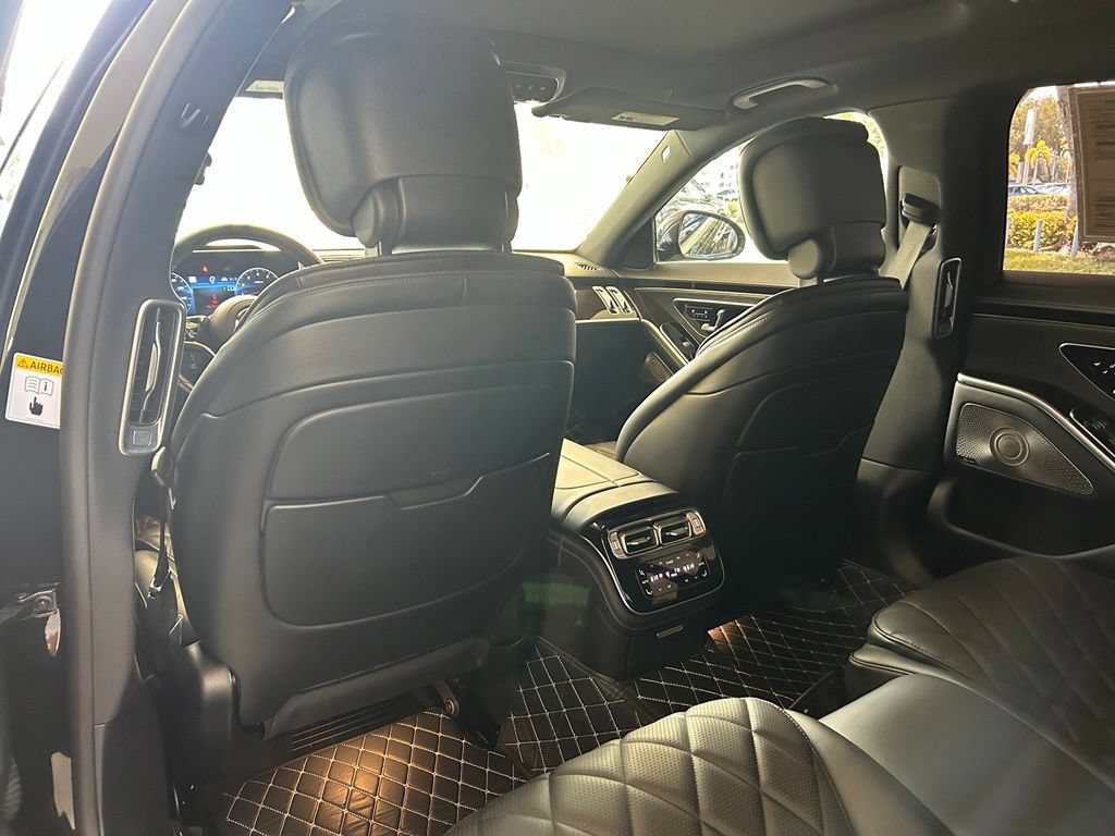 Used 2022 Mercedes-Benz S 580 4MATIC Sedan w/ Rear Seat Package image 38