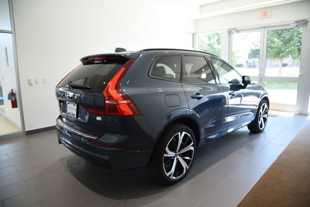 Used 2024 Volvo XC60 T8 Ultimate w/ Protection Package Premier AWD/4WD image 3