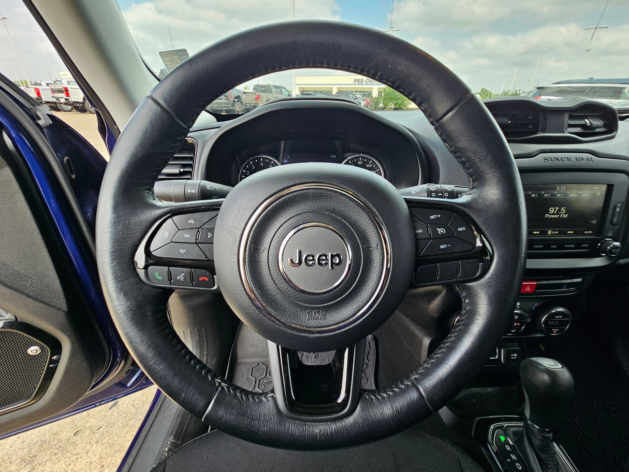 Used 2017 Jeep Renegade Altitude FWD image 18