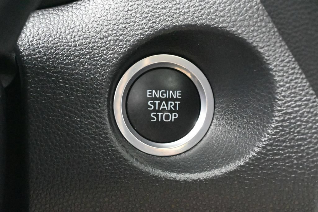 Used 2022 Toyota Corolla Cross LE w/ Moonroof Package FWD image 26