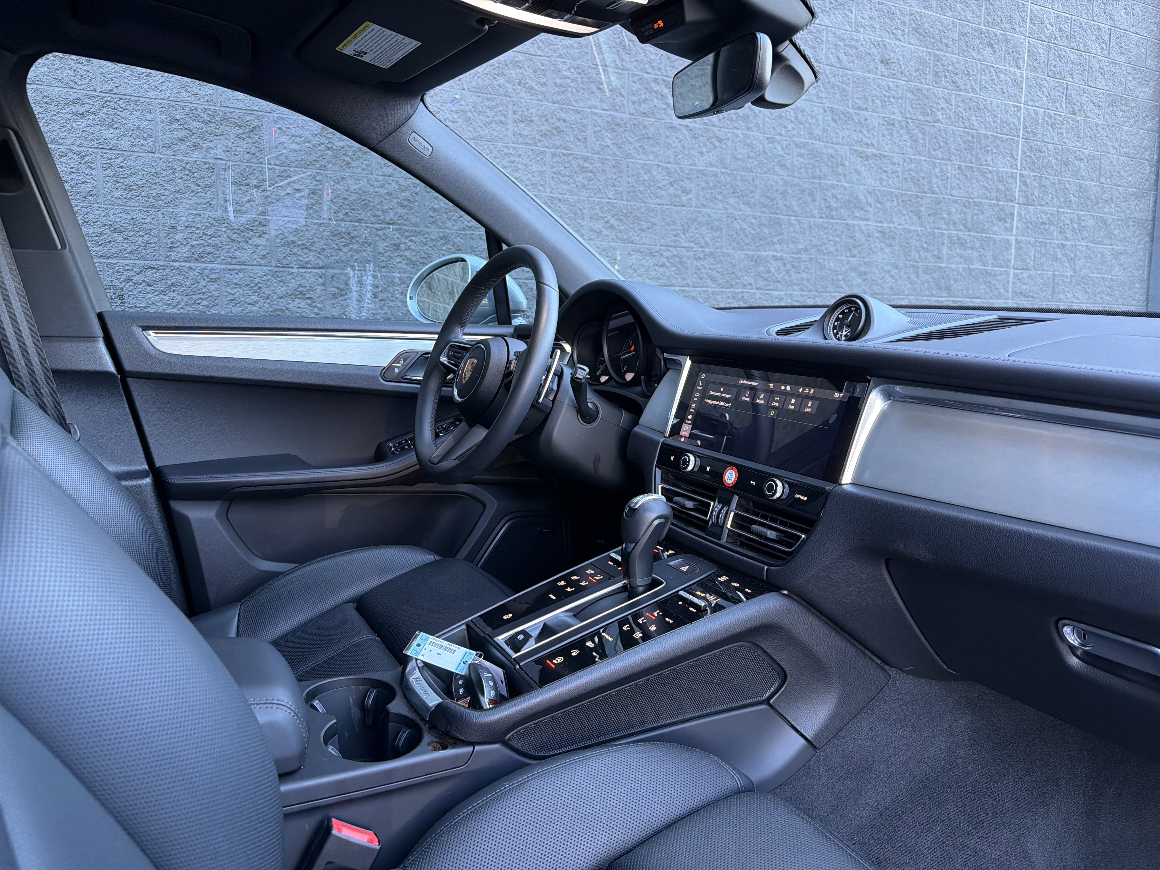 Certified 2025 Porsche Macan image 27