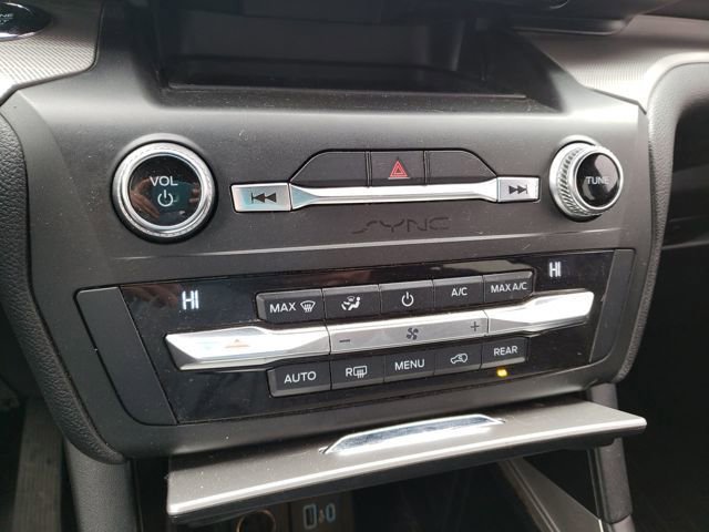 Used 2020 Ford Explorer XLT image 25