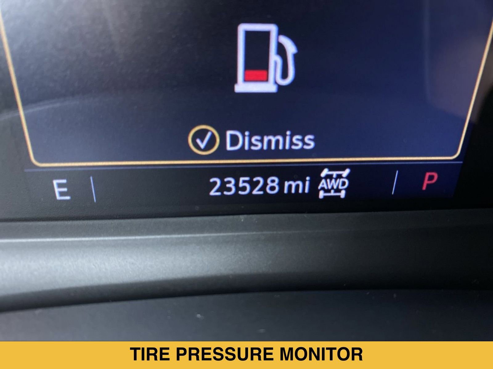 Certified 2024 Cadillac XT6 Sport w/ LPO, ONYX Package AWD/4WD image 4