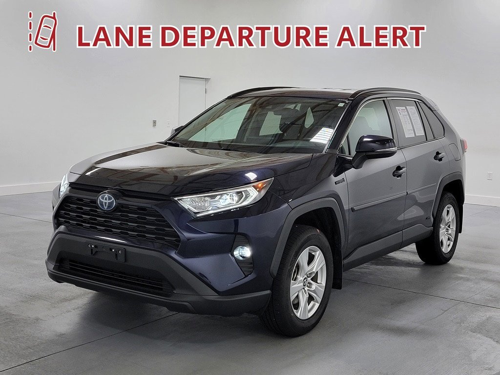 Used 2020 Toyota RAV4 XLE w/ XLE Grade Weather Package AWD/4WD image 4