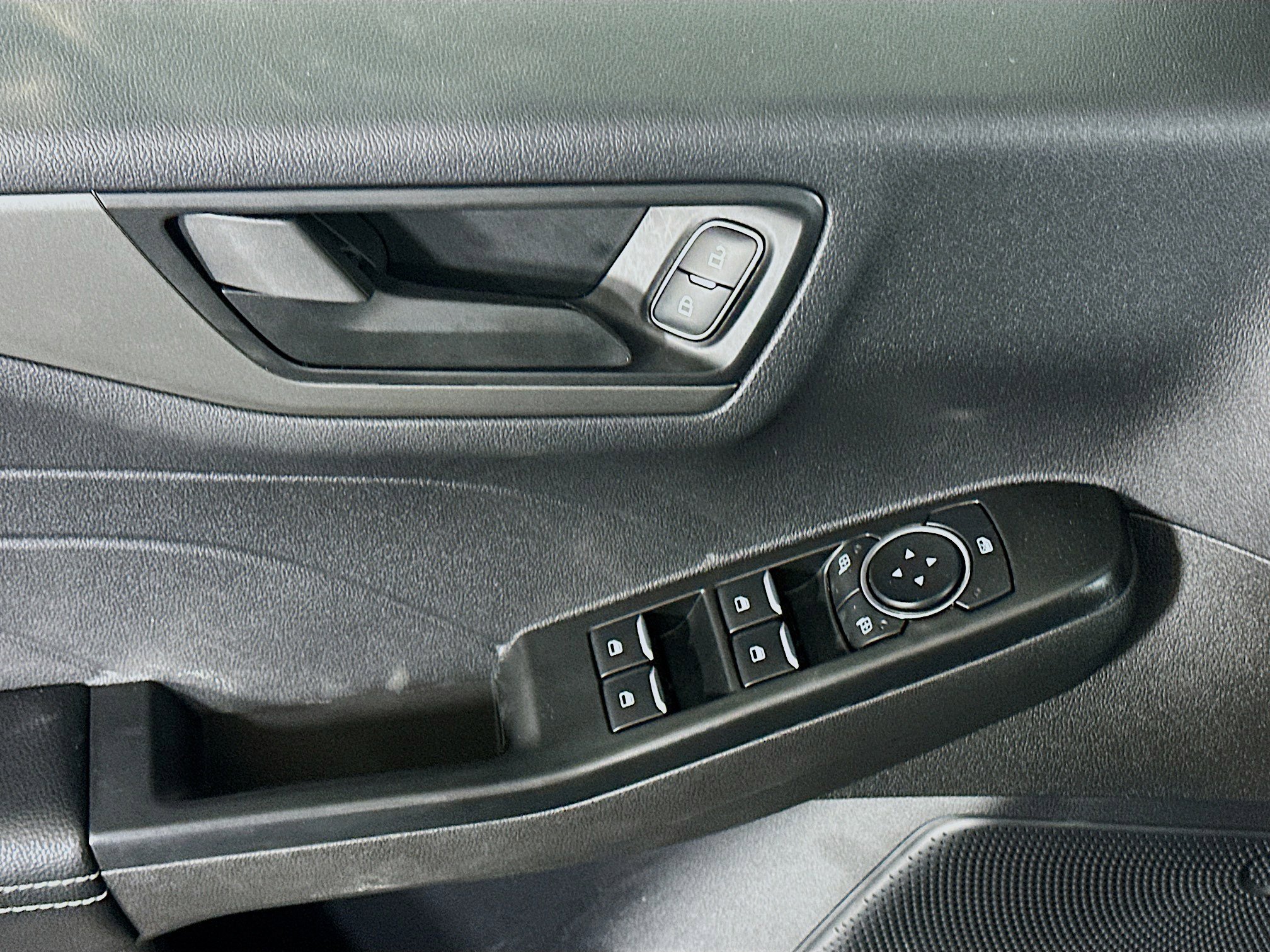 Used 2025 Ford Escape Active image 15