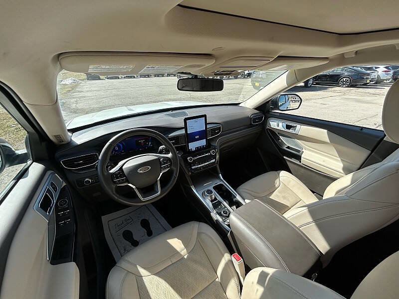 Used 2021 Ford Explorer Platinum w/ Equipment Group 601A image 24