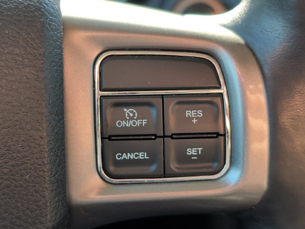 Used 2018 Dodge Journey Crossroad w/ Nav & Sun Group AWD/4WD image 13