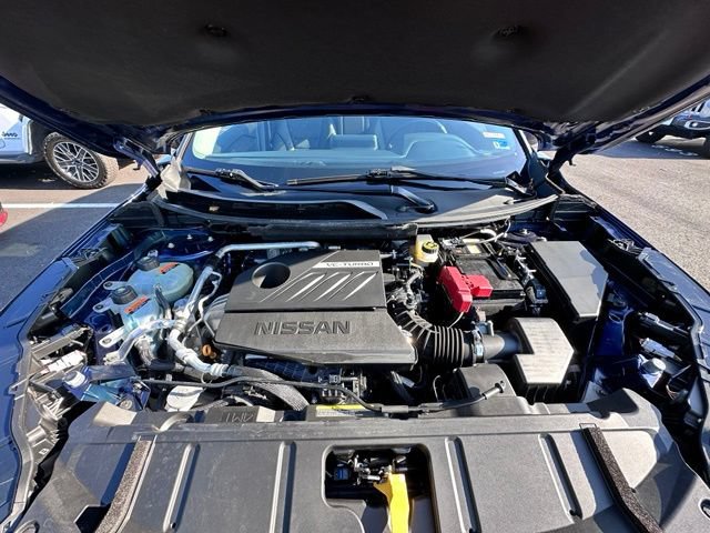 Used 2024 Nissan Rogue SV w/ SV Premium Package FWD image 16