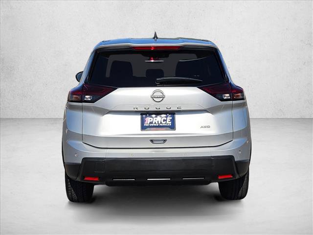 Used 2024 Nissan Rogue S AWD/4WD image 7
