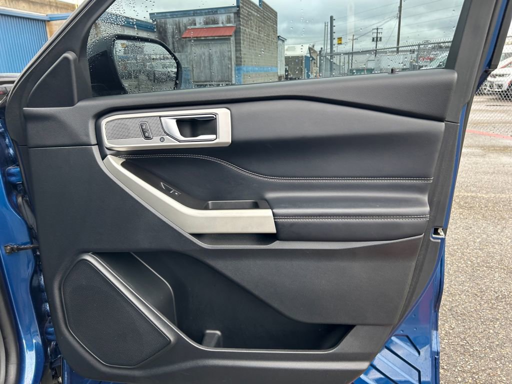 Used 2021 Ford Explorer Limited w/ Hybrid Equipment Group 310A image 25