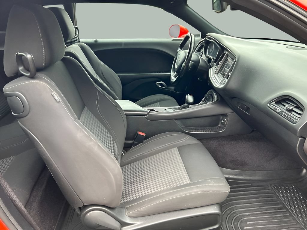 Used 2018 Dodge Challenger SXT RWD image 15