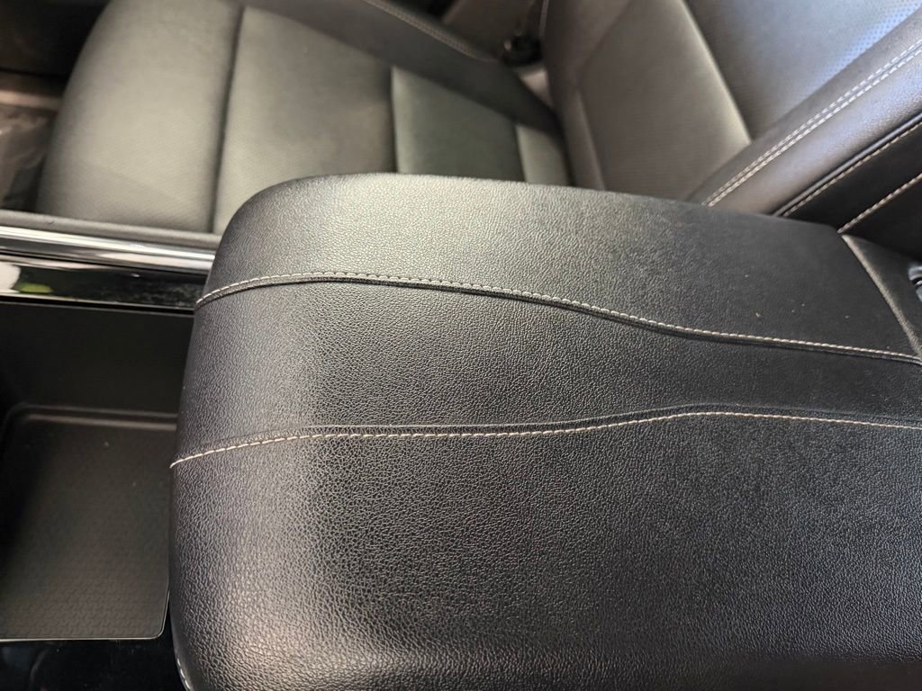 Used 2025 Chevrolet Traverse LT image 18