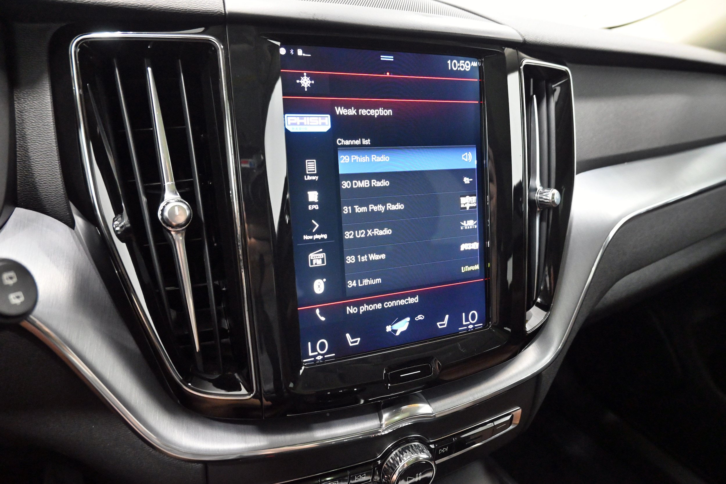 Used 2020 Volvo XC60 T5 Momentum w/ Protection Package Premier AWD/4WD image 11