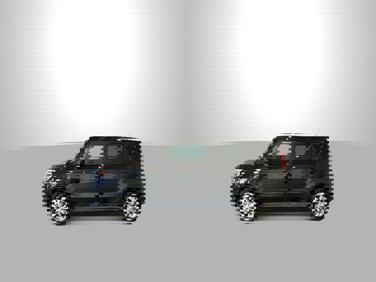 Used 2016 Kia Soul + image 5