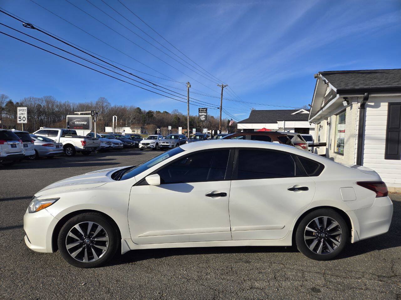 Used 2016 Nissan Altima 2.5 SV FWD image 12