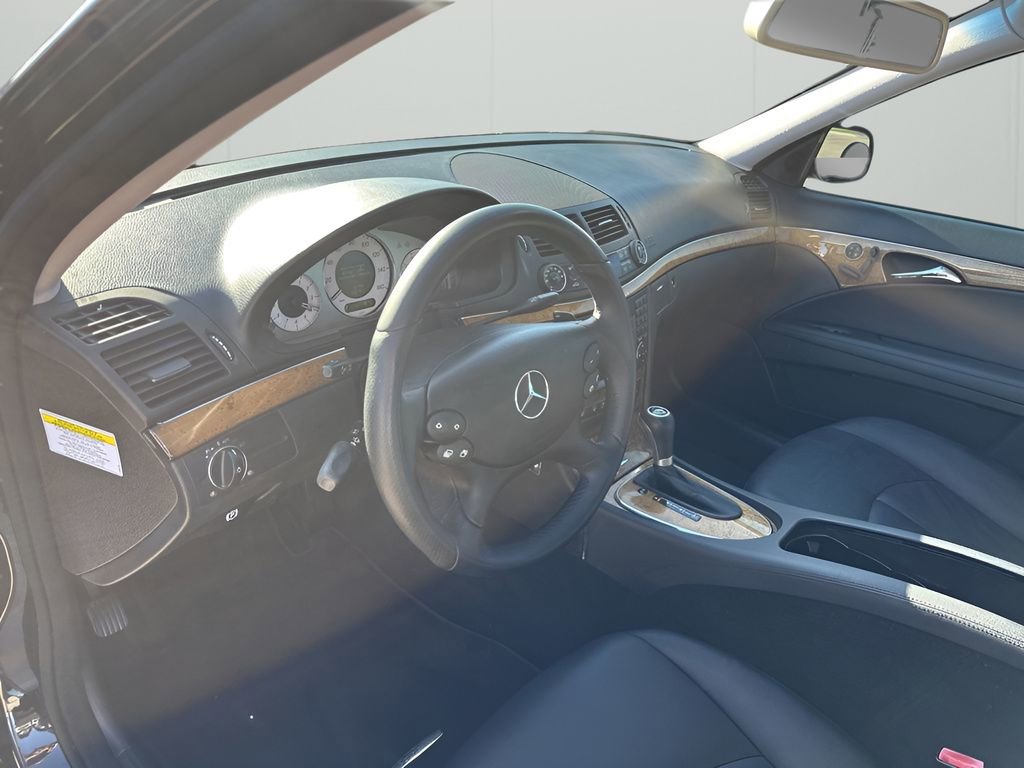 Used 2009 Mercedes-Benz E 350 Sedan image 25