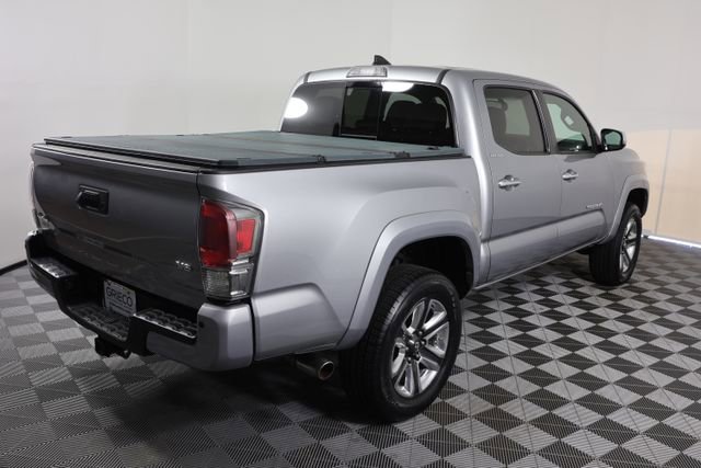 Used 2017 Toyota Tacoma Limited w/ Tow Package AWD/4WD image 8