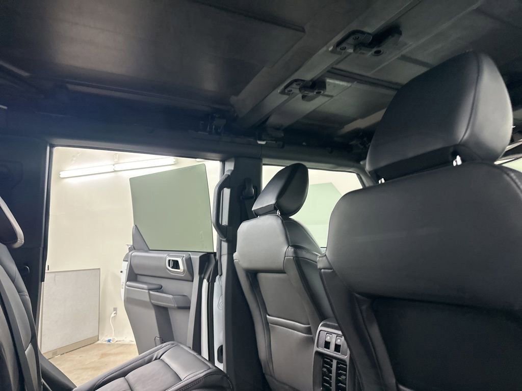 New 2025 Ford Bronco Outer Banks w/ Sasquatch Package AWD/4WD image 19