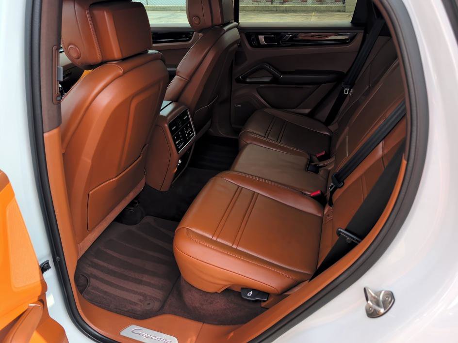 Used 2022 Porsche Cayenne Coupe image 9