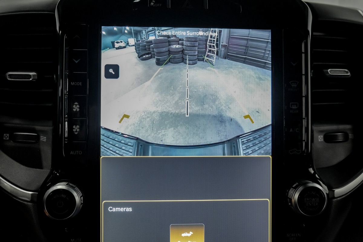 Used 2024 RAM 2500 Big Horn w/ Safety Group image 26