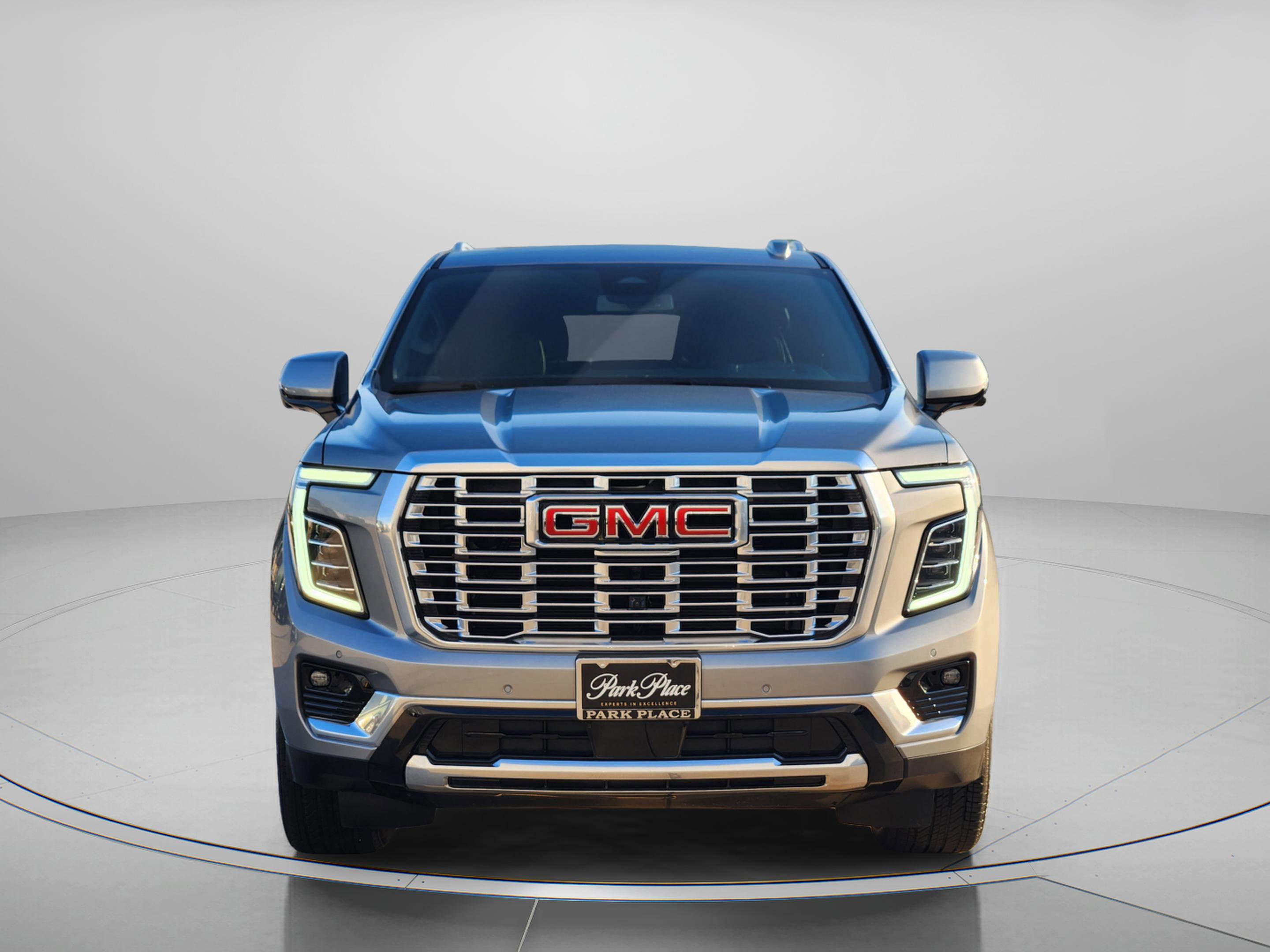 Used 2026 GMC Yukon Denali w/ Sun & Power Step Package AWD/4WD image 6