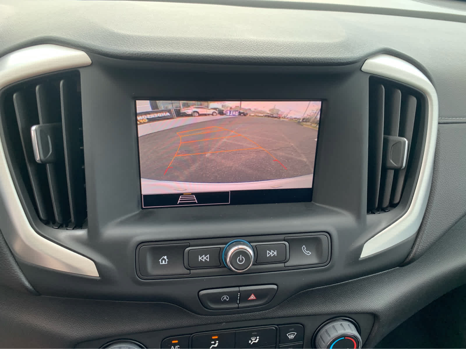 Used 2023 GMC Terrain SLE AWD/4WD image 17