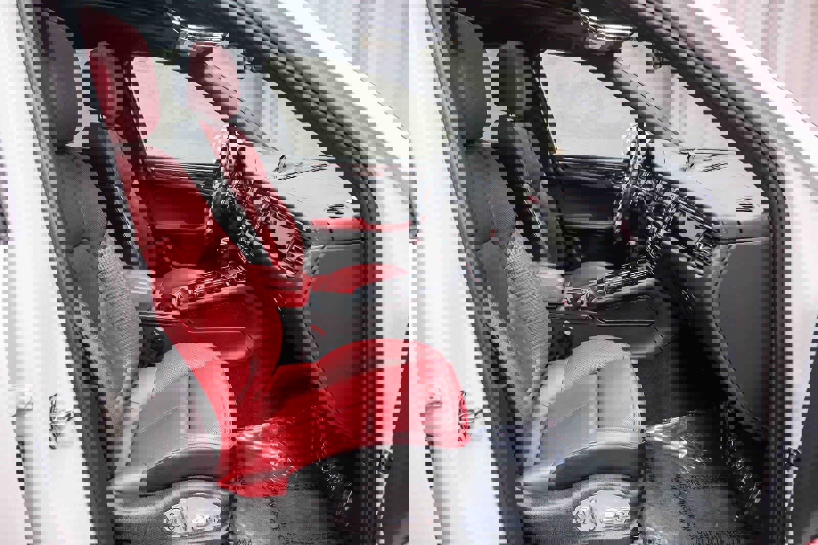 Used 2024 Porsche Macan image 17