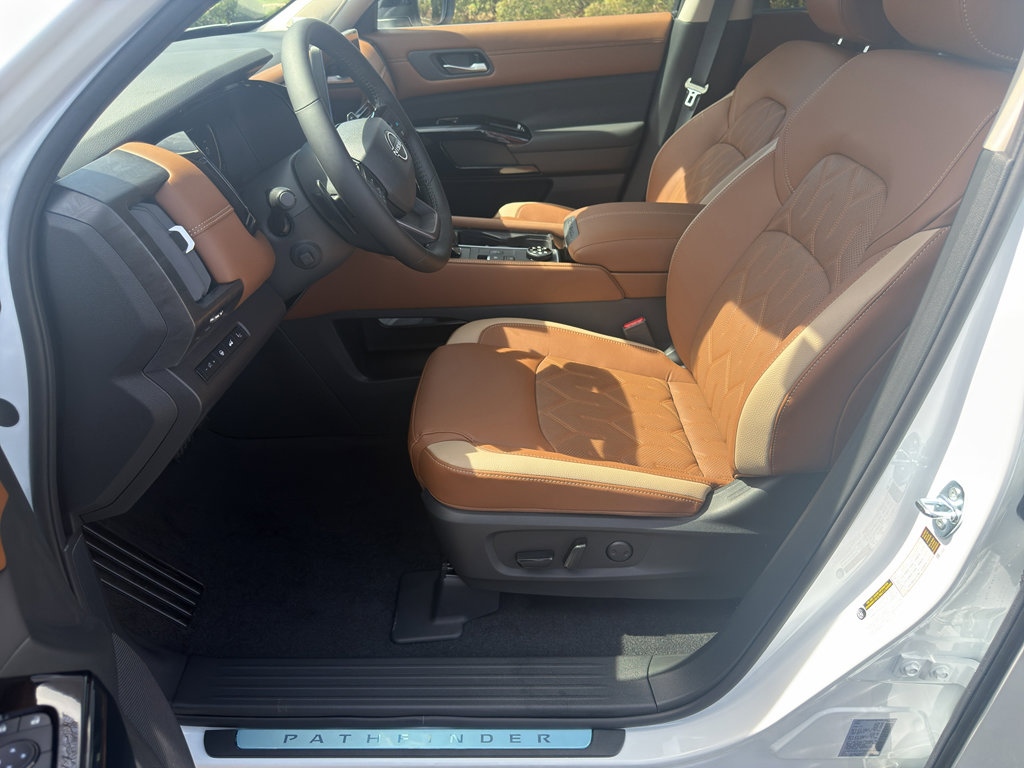 New 2026 Nissan Pathfinder Platinum image 15