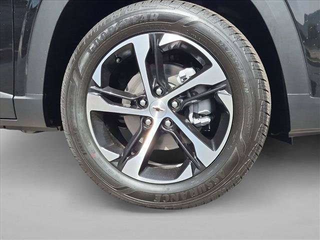 New 2026 Chevrolet Trax RS w/ Sunroof Package FWD image 8