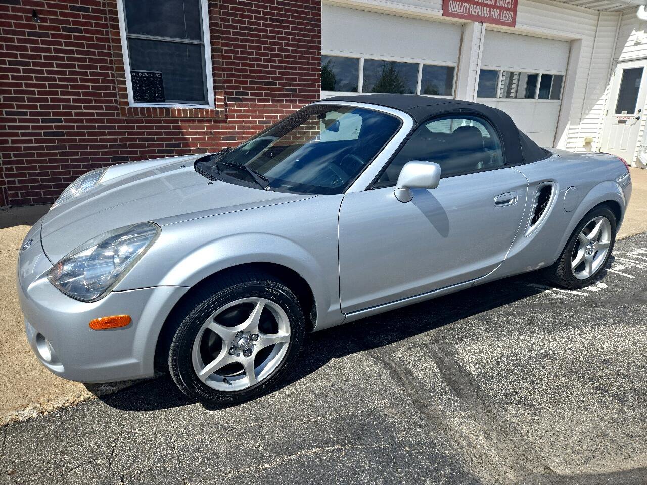 Used 2003 Toyota MR2 image 1