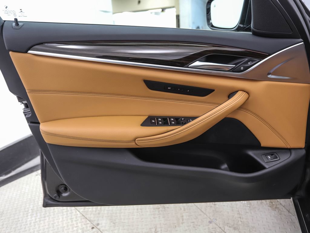 Used 2019 BMW 530i xDrive w/ Convenience Package image 8