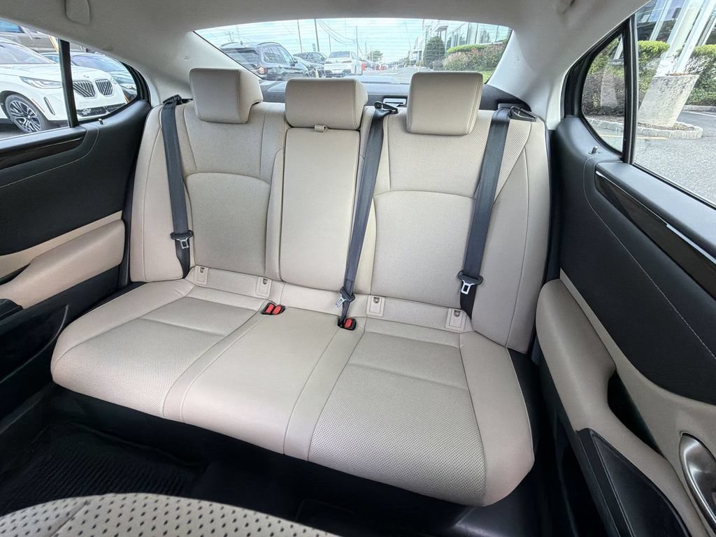 Used 2019 Lexus ES 300h w/ Premium Package FWD image 21