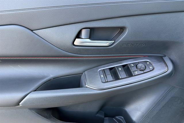 New 2027 Nissan Sentra SR w/ Floor Mat Package FWD image 11