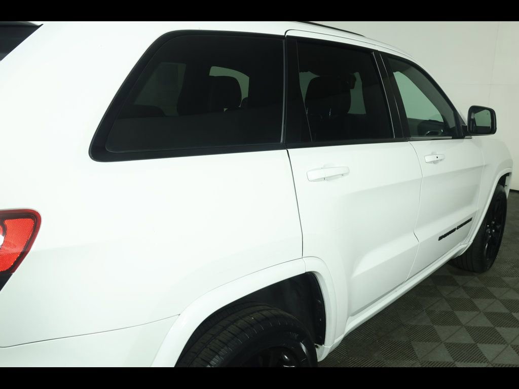 Used 2022 Jeep Grand Cherokee Laredo X image 18