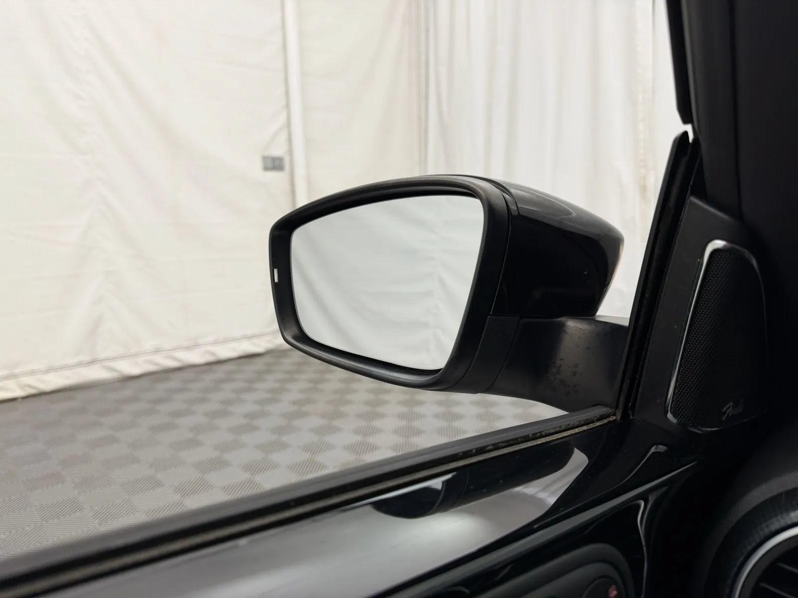 Used 2013 Volkswagen Beetle Turbo FWD image 16