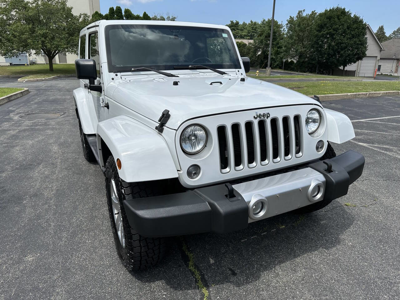 Used 2016 Jeep Wrangler Sahara w/ Connectivity Group image 18