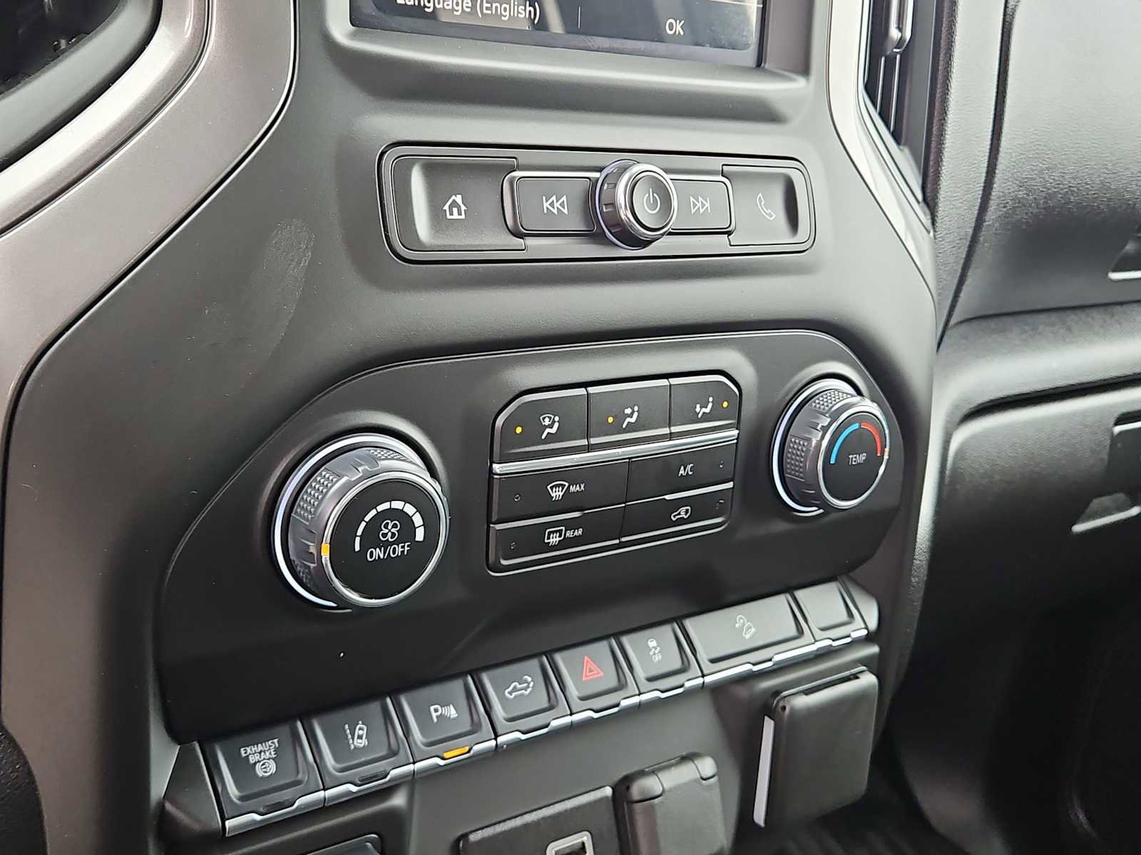 Used 2025 Chevrolet Silverado 2500 Custom w/ Custom Value Package image 24