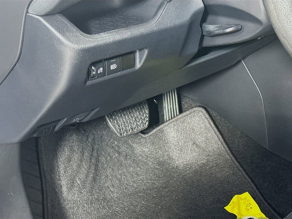 Certified 2024 Toyota RAV4 LE FWD image 10