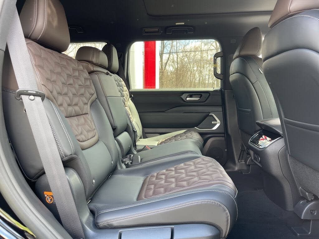 Used 2026 Nissan Armada Platinum Reserve AWD/4WD image 13