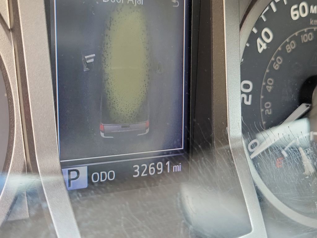 Used 2017 Toyota Tacoma SR5 image 23