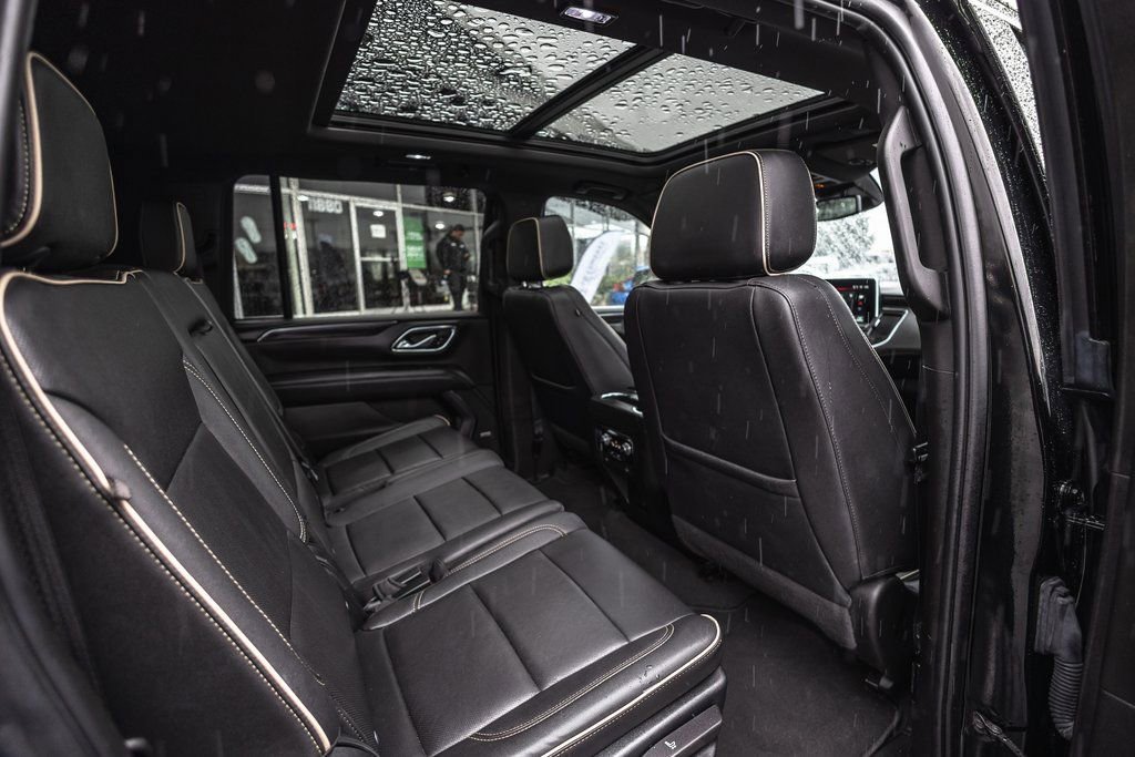 Used 2023 GMC Yukon XL SLT AWD/4WD image 25