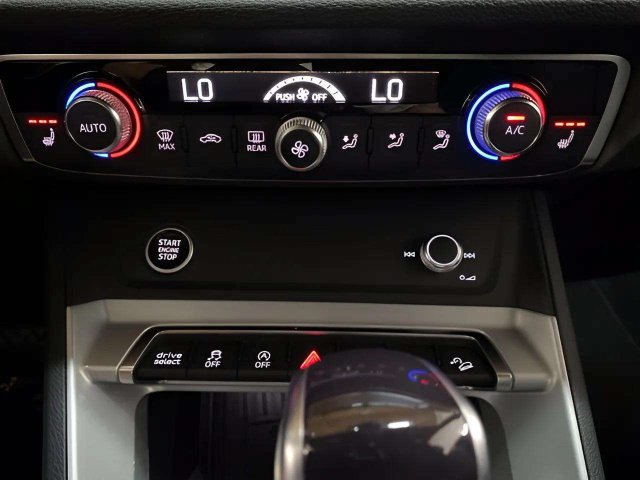 Used 2024 Audi Q3 2.0T Premium w/ Convenience Package AWD/4WD image 48