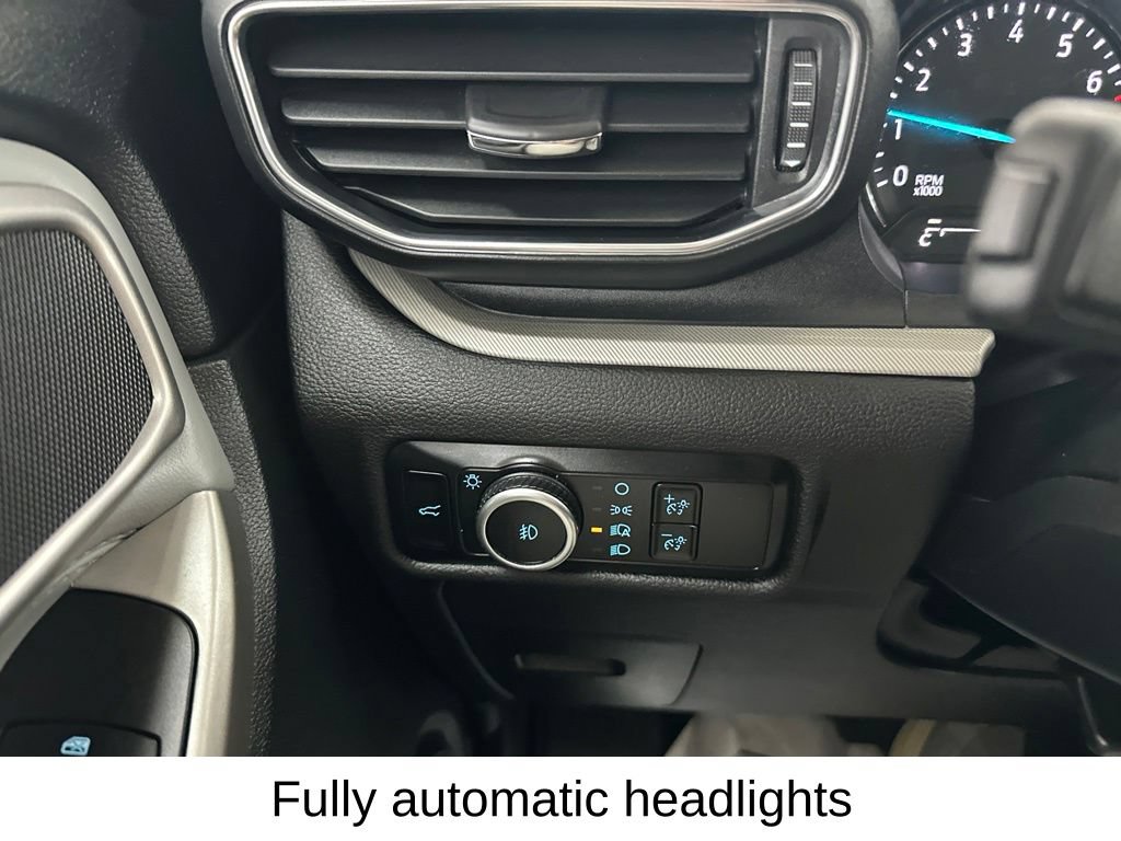 Used 2024 Ford Explorer XLT w/ Equipment Group 202A AWD/4WD image 48